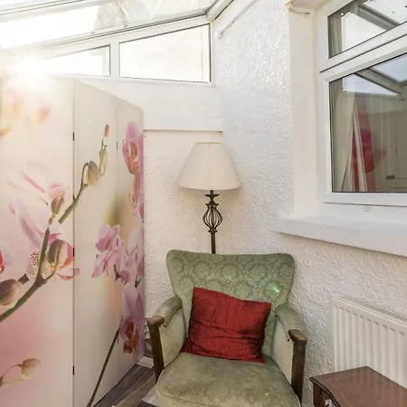 3 Bed Quaint House Town Center * Wexford