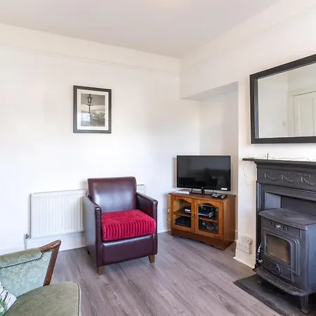 3 Bed Quaint House Town Center Wexford